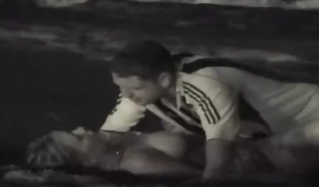 مادر بزرگسالی پسر را در سوراخ سايت سكسى خارجى می کشد