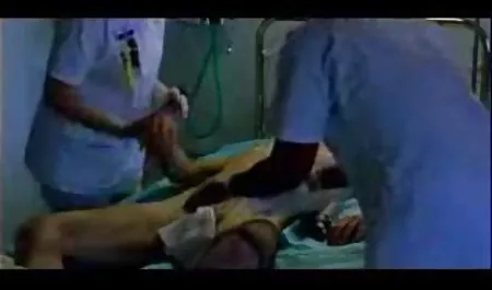 مرد فلم های سوپرخارجی عضله را تسکین می دهد و در سوراخ ویبره می شود