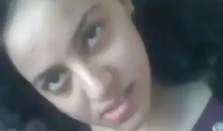 متخصص زنان و زایمان ، بهترین سایت سکسی خارجی پنجه پا را معاینه می کند و بیدمشک او را معاینه می کند